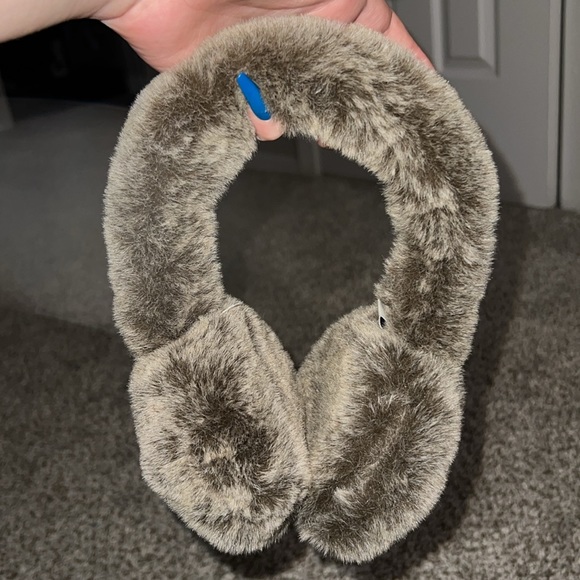 Aspen brand earmuffs - Picture 1 of 3